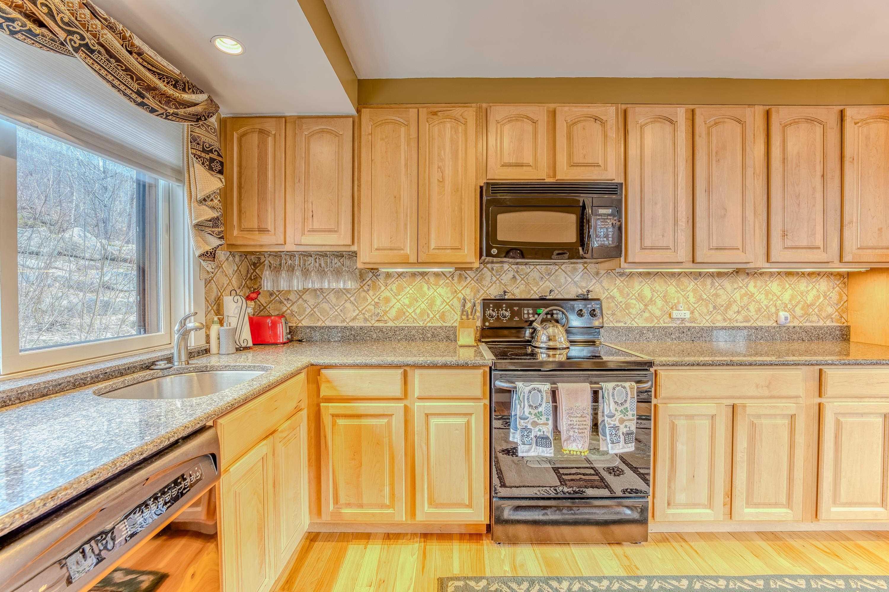 34 Ravine Lane, Unit 3 Lincoln, NH 03251 - Photo 8 of 34 Gallery Image 8