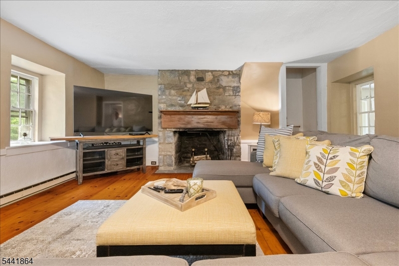 161 Musconetcong River Road Washington, NJ 07882 - Photo 4 of 47
