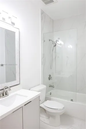 $5,400 | 160 Northeast 57th Street, Unit B, Miami, FL 33137