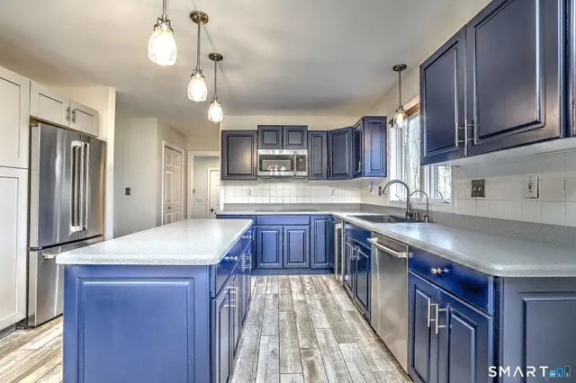 $975,000 | 84 Chelsea Court, Orange, CT 06477