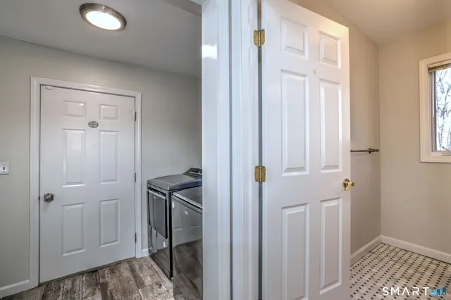 $975,000 | 84 Chelsea Court, Orange, CT 06477