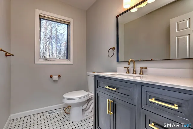 $975,000 | 84 Chelsea Court, Orange, CT 06477