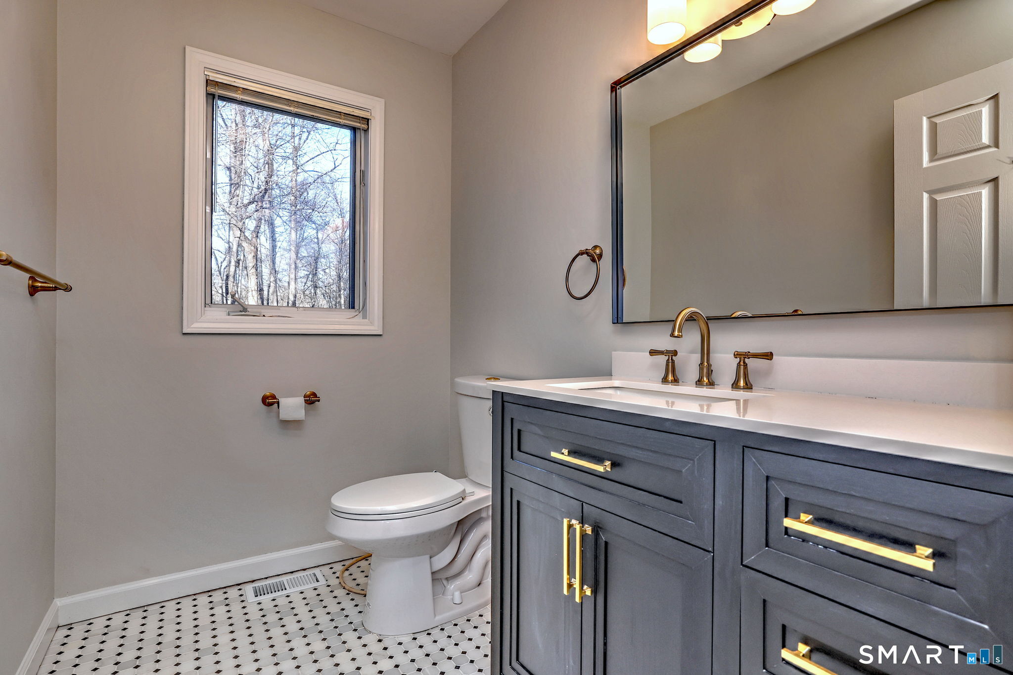 84 Chelsea Court Orange, CT 06477 - Photo 23 of 39