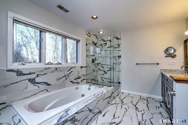 $975,000 | 84 Chelsea Court, Orange, CT 06477