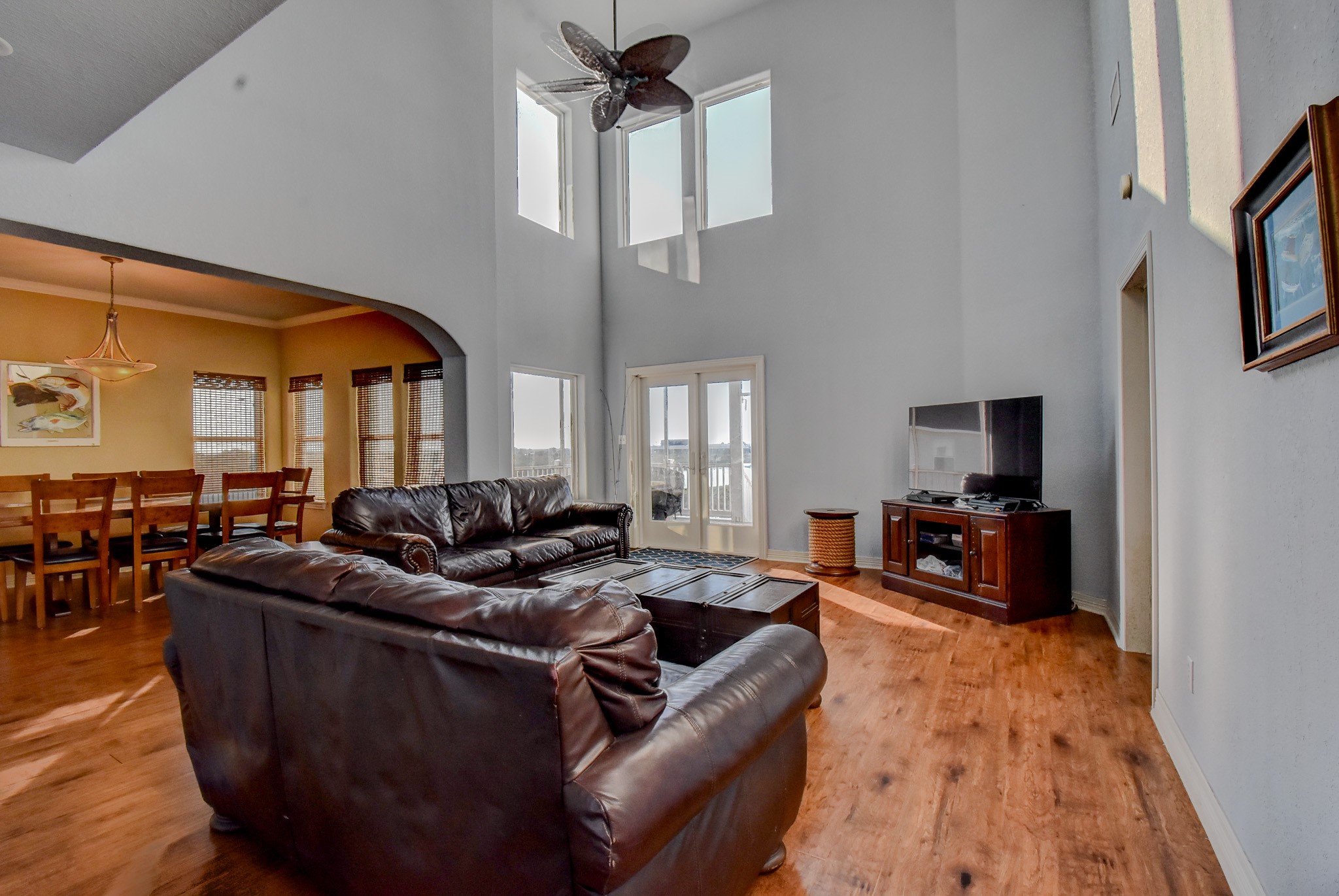 211 Tuna Run Freeport, TX 77541 - Photo 12 of 40 Living Room 2nd floor