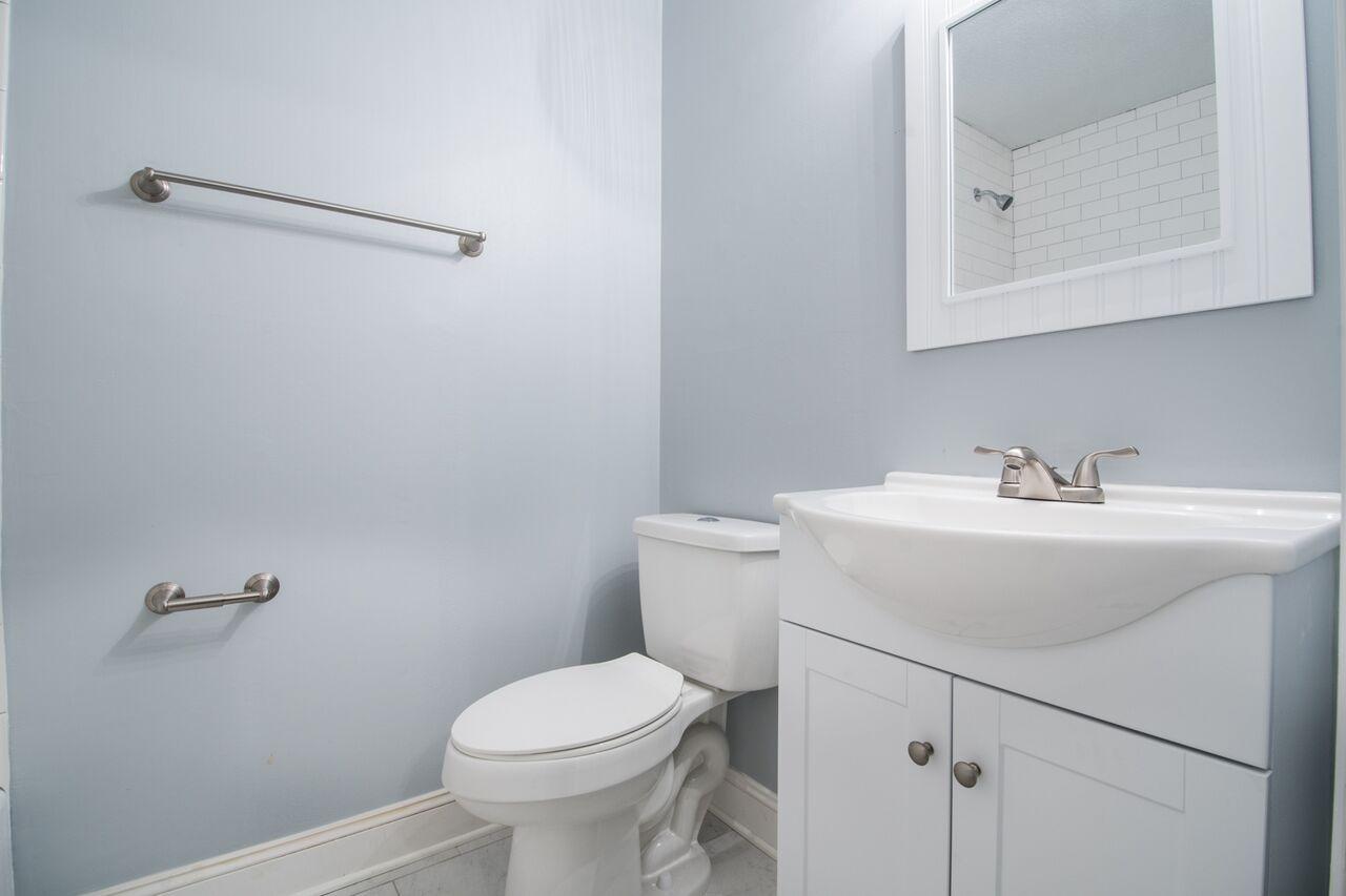 1848 Mepkin Road, Unit E8 Charleston, SC 29407 - Photo 13 of 17 13.Full Bath