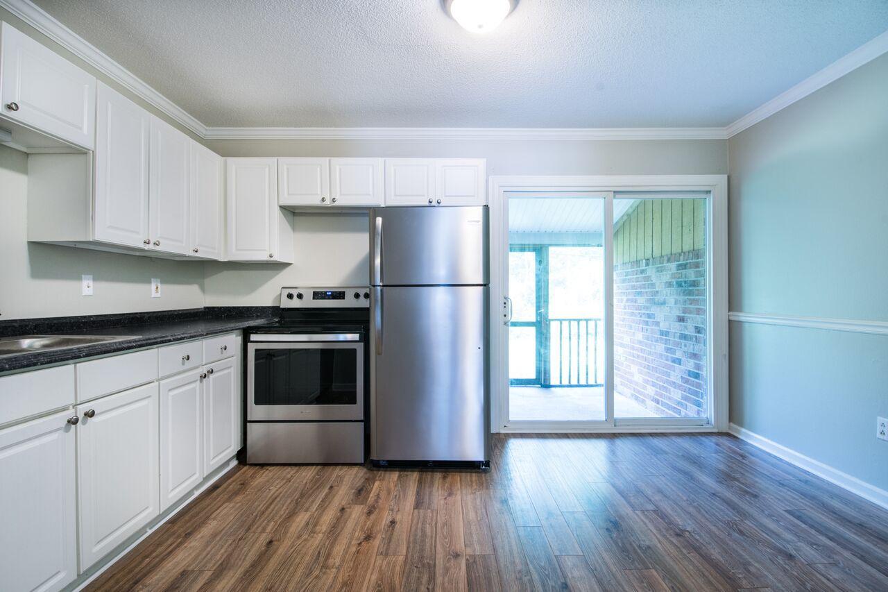 1848 Mepkin Road, Unit E8 Charleston, SC 29407 - Photo 5 of 17 5.Kitchen