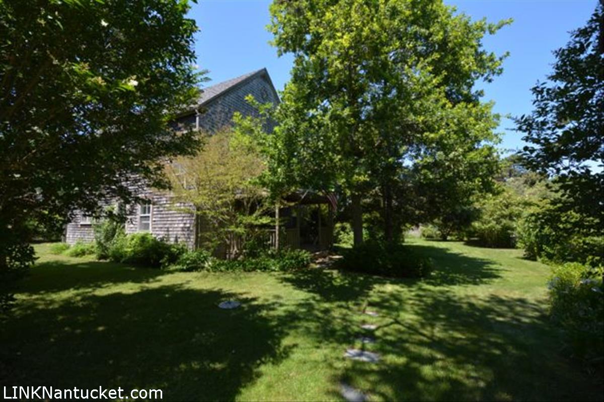 25 Meadow View Drive Nantucket, MA 02554 - Photo 20 of 28 lawn