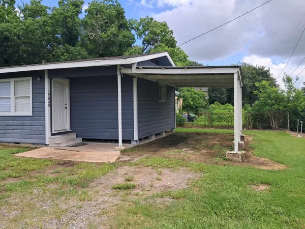 $1,200 | 12849 Hamshire Road, Hamshire, TX 77622