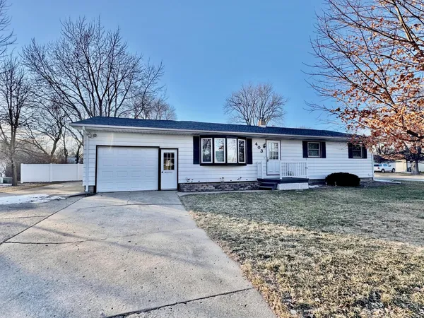 $215,000 | 403 North Minnesota Street, Marshall, MN 56258