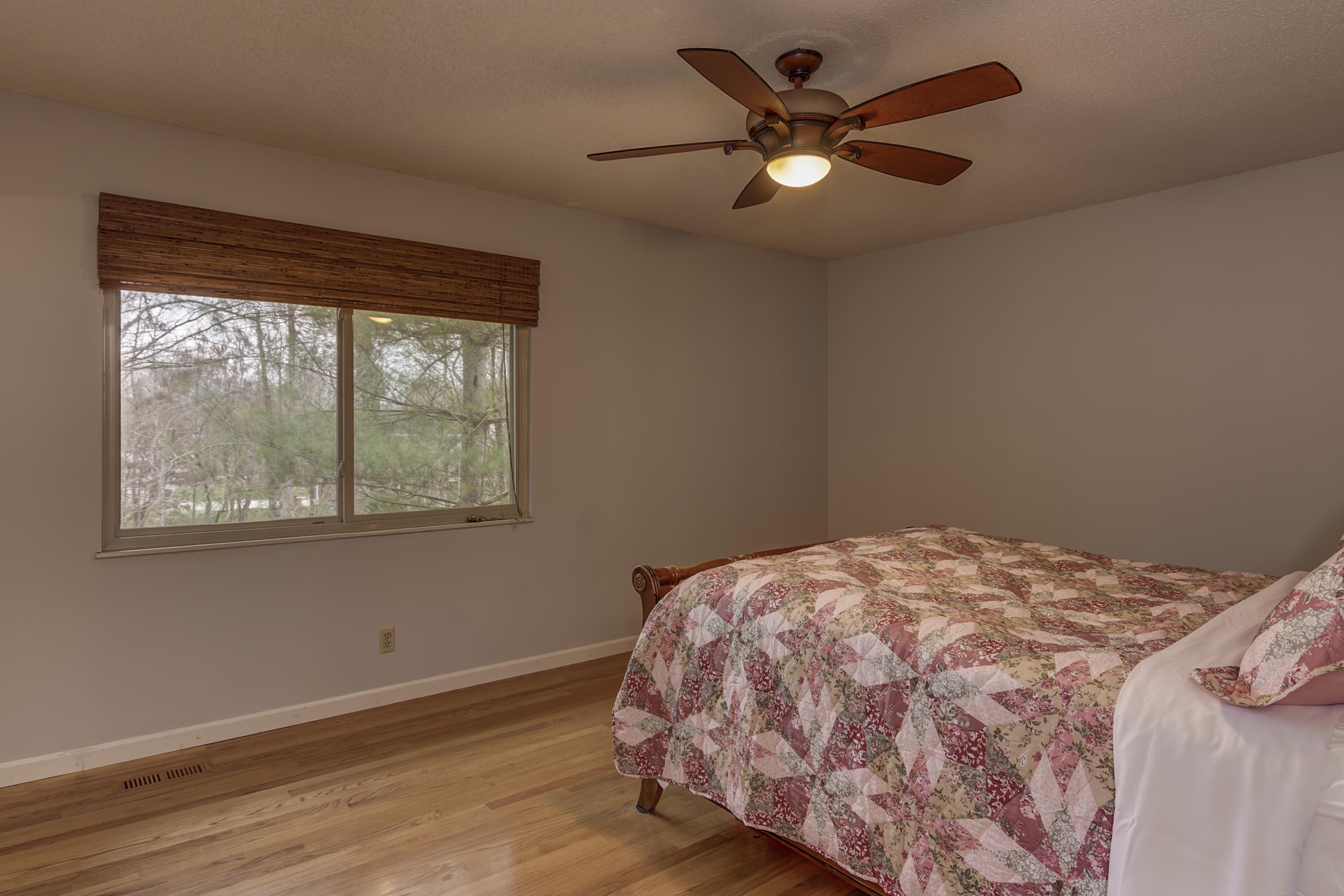 206 Connors Circle Oak Ridge, TN 37830 - Photo 12 of 30 Master Bedroom-206 Connors