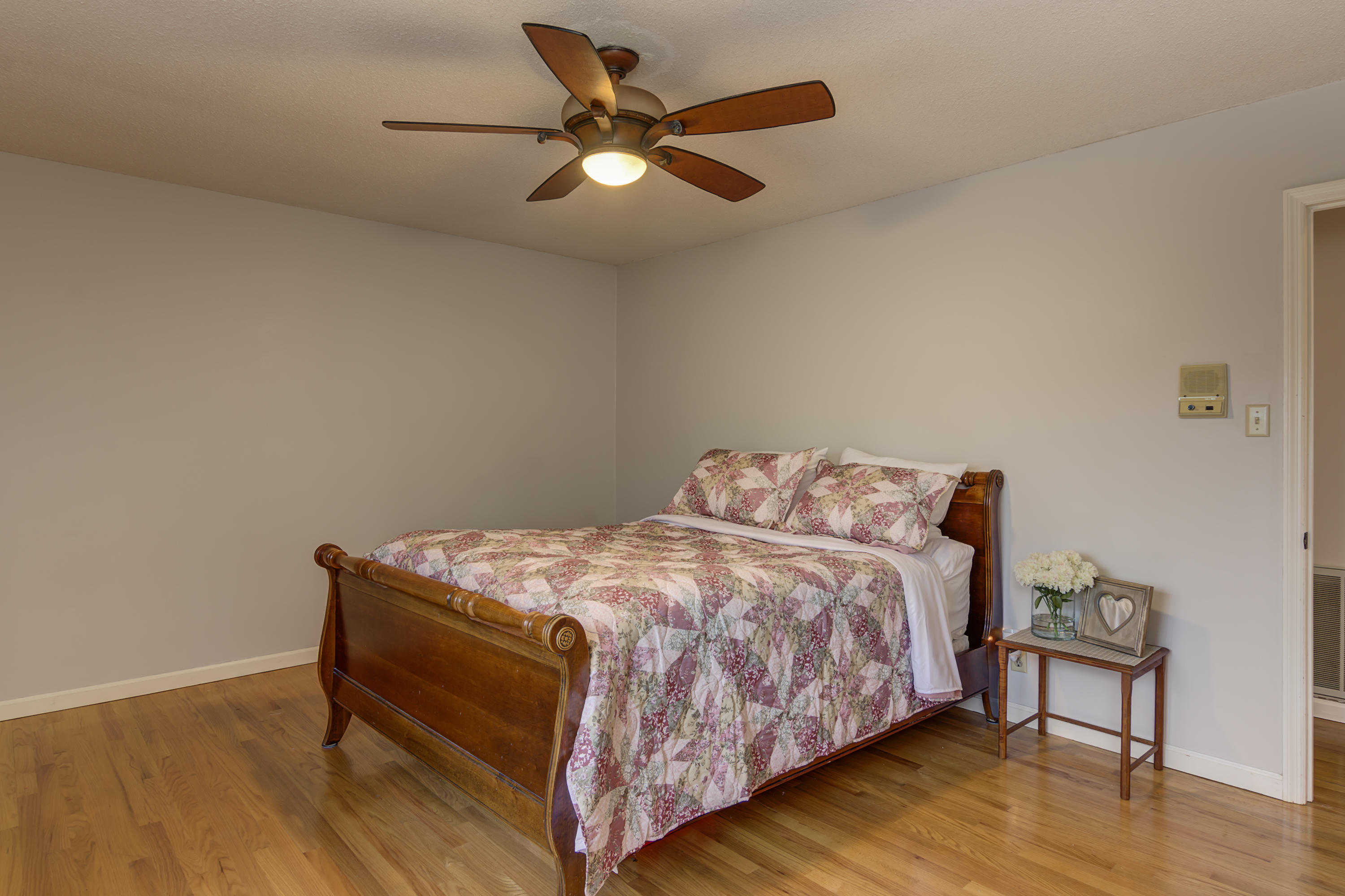 206 Connors Circle Oak Ridge, TN 37830 - Photo 13 of 30 Master 2- 206 Connors