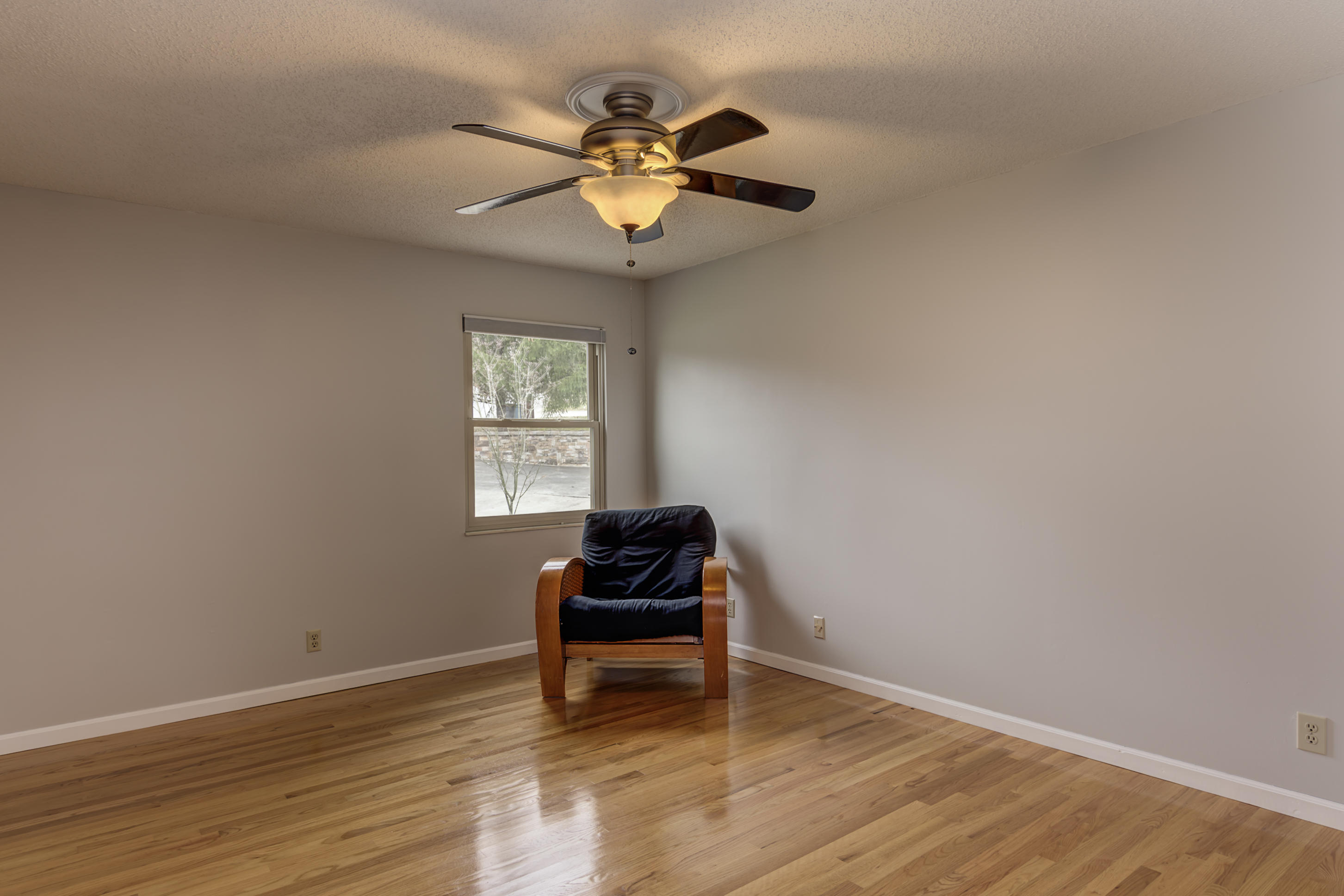206 Connors Circle Oak Ridge, TN 37830 - Photo 16 of 30 Bedroom 3- 206 Connors