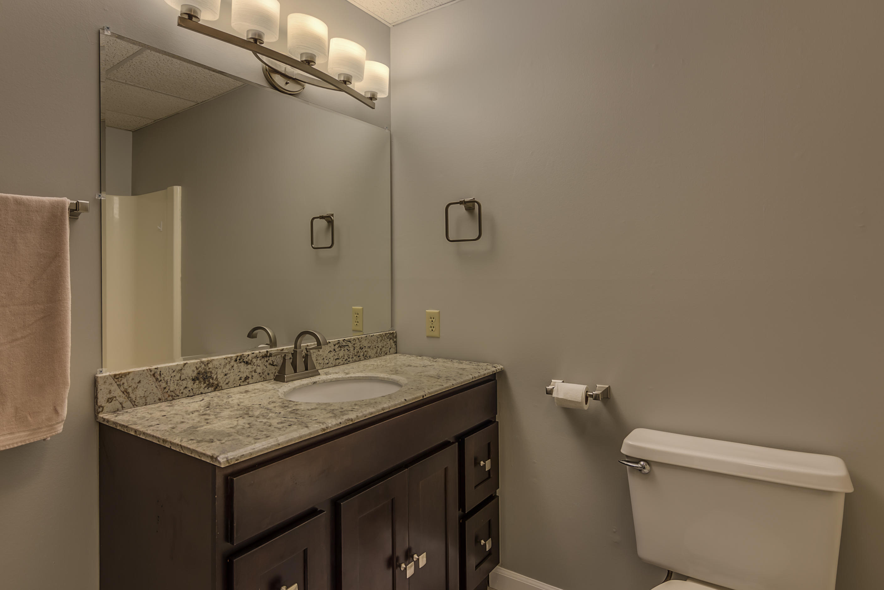 206 Connors Circle Oak Ridge, TN 37830 - Photo 19 of 30 Bathroom 3-206 Connors