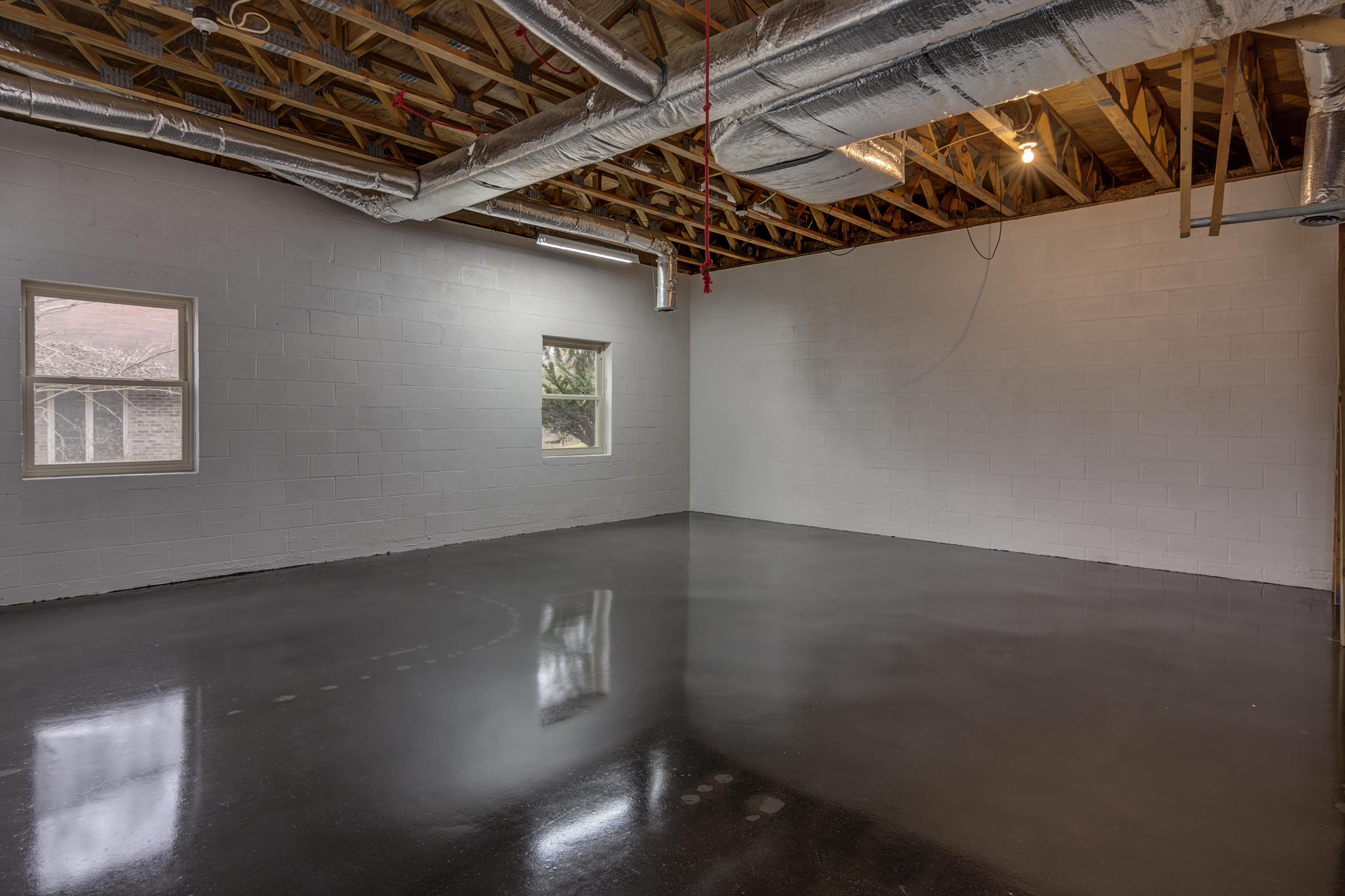 206 Connors Circle Oak Ridge, TN 37830 - Photo 23 of 30 Basement rec room-206 Connors