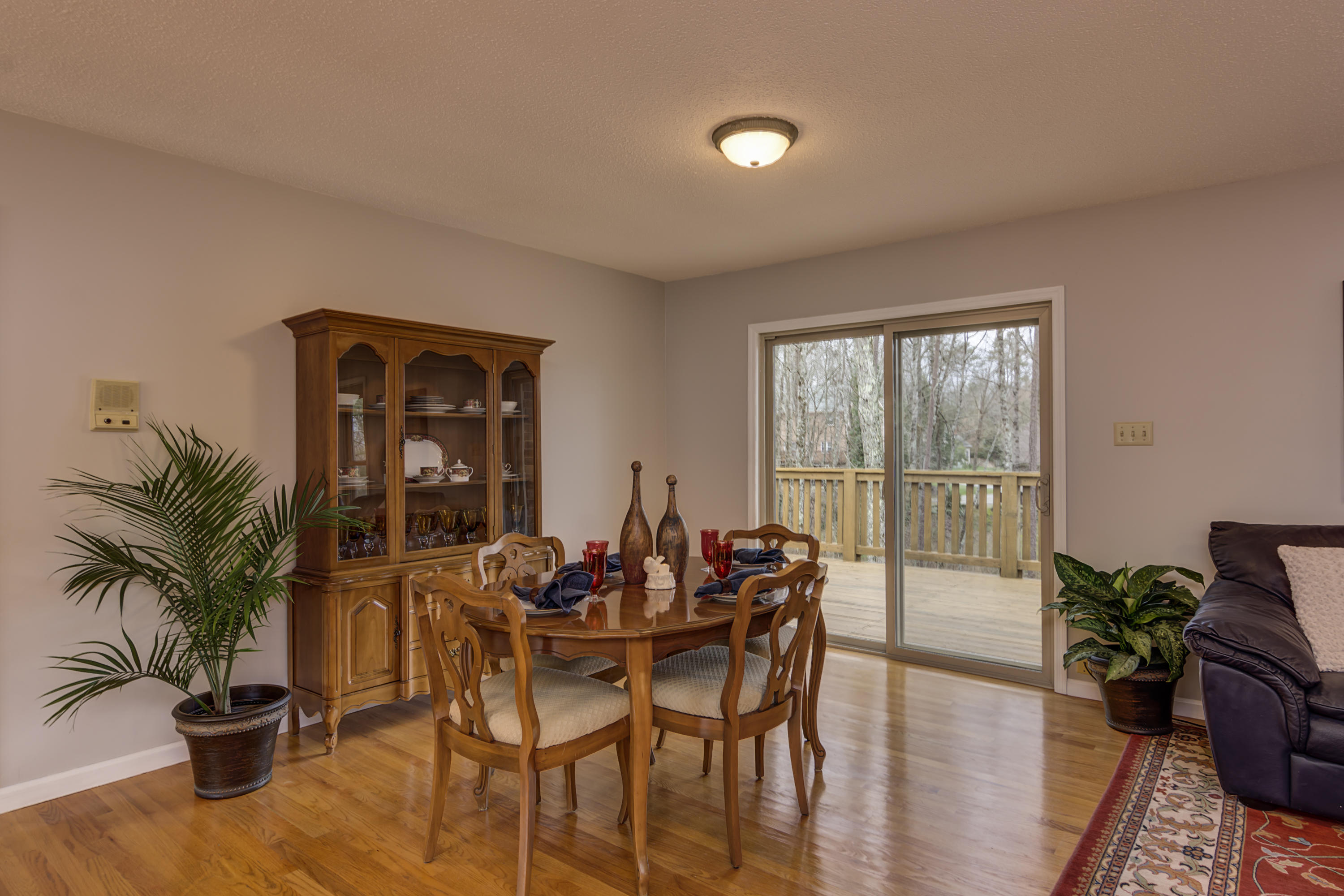 Dining Area-206 Connors