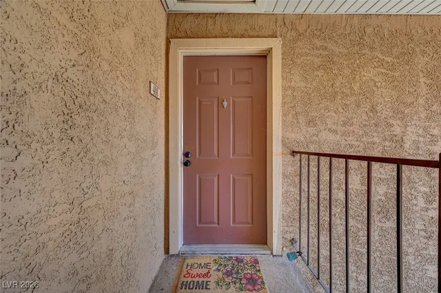 $1,199 | 5332 River Glen Drive, Unit 408, Las Vegas, NV 89103