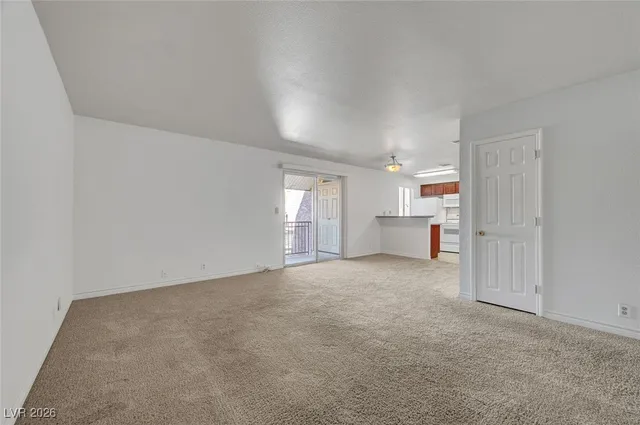$1,199 | 5332 River Glen Drive, Unit 408, Las Vegas, NV 89103