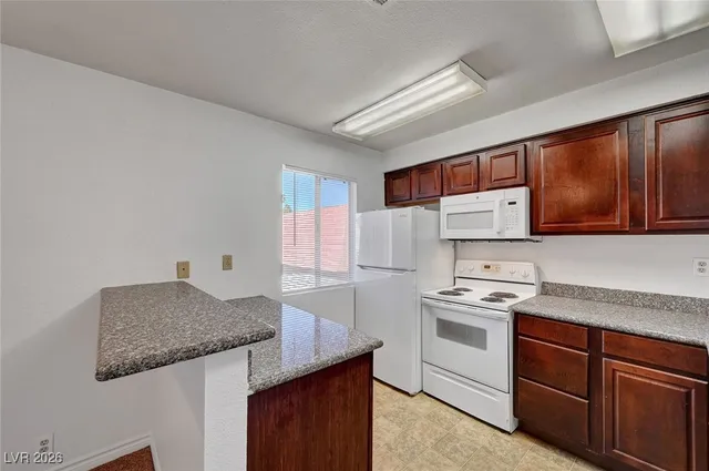 $1,199 | 5332 River Glen Drive, Unit 408, Las Vegas, NV 89103