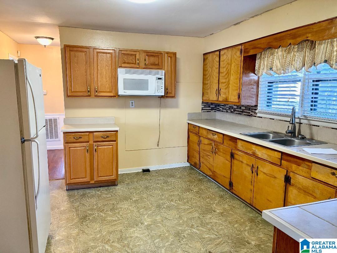 111 Florence Street Bessemer, AL 35023 - Photo 10 of 27