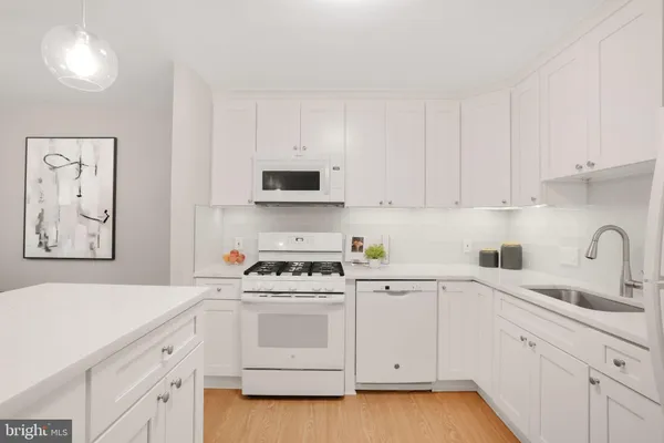 $350,000 | 5041 7th Road South, Unit 102, Arlington, VA 22204