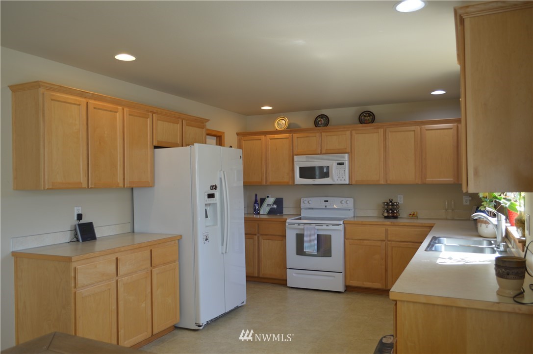7241 Radius Loop Southeast Lacey, WA 98513 - Photo 2 of 21 Gallery Image 2