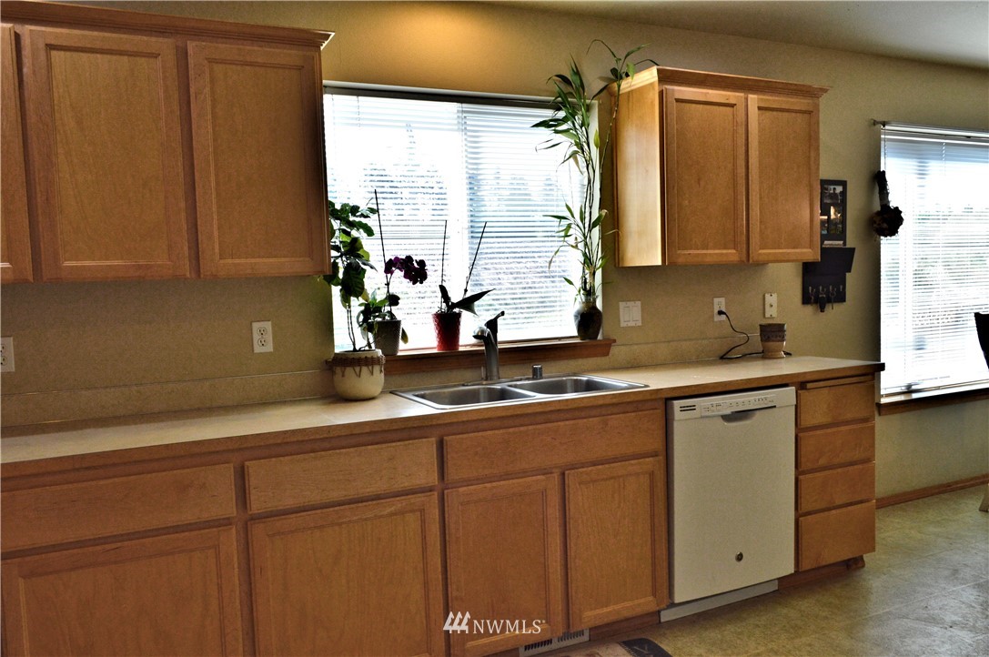 7241 Radius Loop Southeast Lacey, WA 98513 - Photo 5 of 21 Gallery Image 5