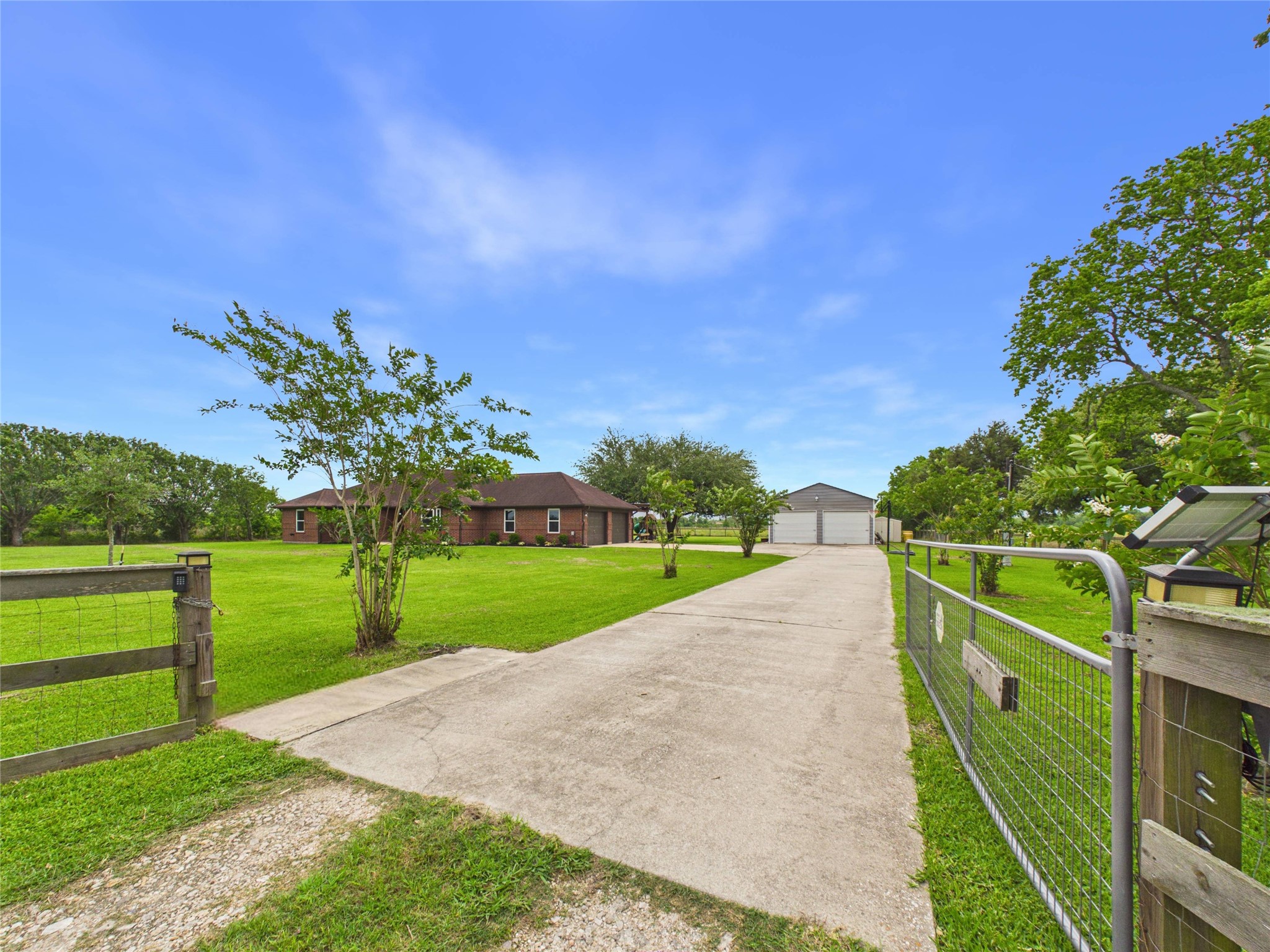 4610 Mustang Road Alvin, TX 77511 - Photo 4 of 50
