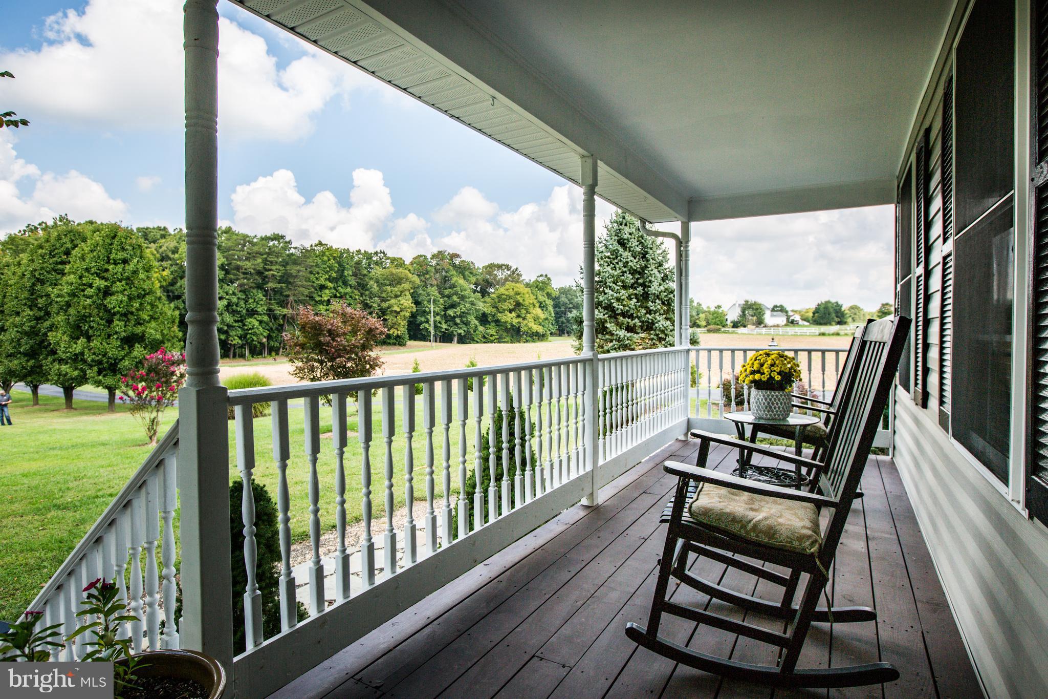 10045 Rogues Road Midland, VA 22728 - Photo 4 of 25 Large front porch
