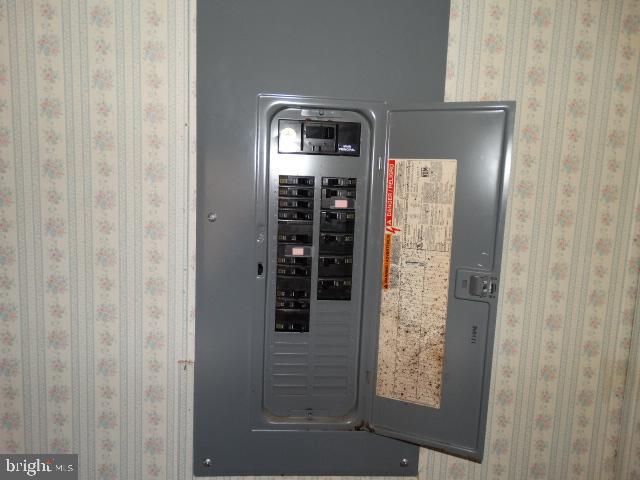 2920 Country Road Chambersburg, PA 17202 - Photo 13 of 18 Mobile Electrical Box