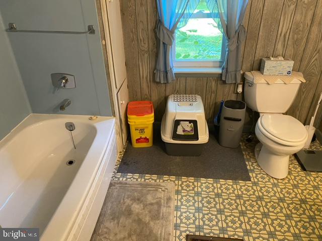 2920 Country Road Chambersburg, PA 17202 - Photo 5 of 18 House Bathroom