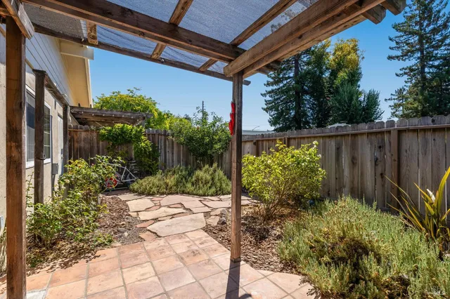 $575,000 | 921 1st Street West, Sonoma, CA 95476