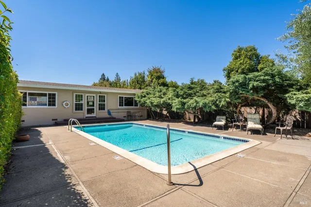 $575,000 | 921 1st Street West, Sonoma, CA 95476