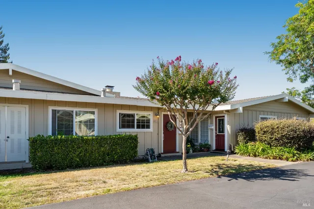 $575,000 | 921 1st Street West, Sonoma, CA 95476