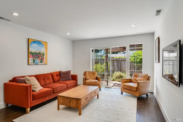 $575,000 | 921 1st Street West, Sonoma, CA 95476