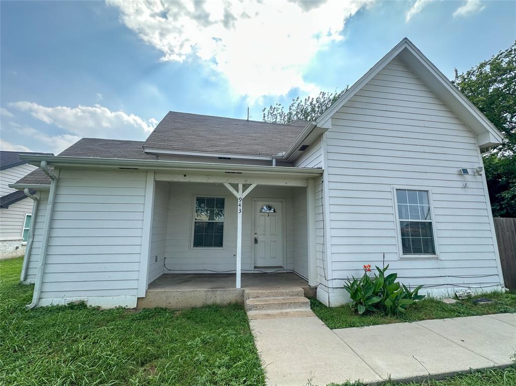 943 North Border Street Cleburne, TX 76031 - Photo 3 of 14