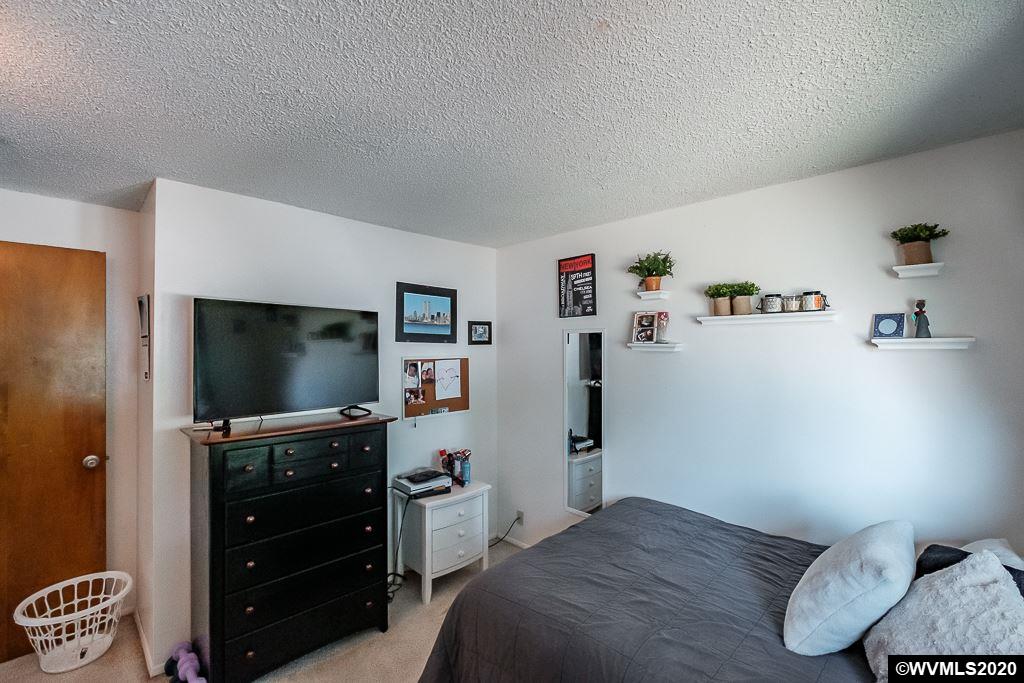 4703 Deerhorn Court Northeast Salem, OR 97305 - Photo 15 of 24
