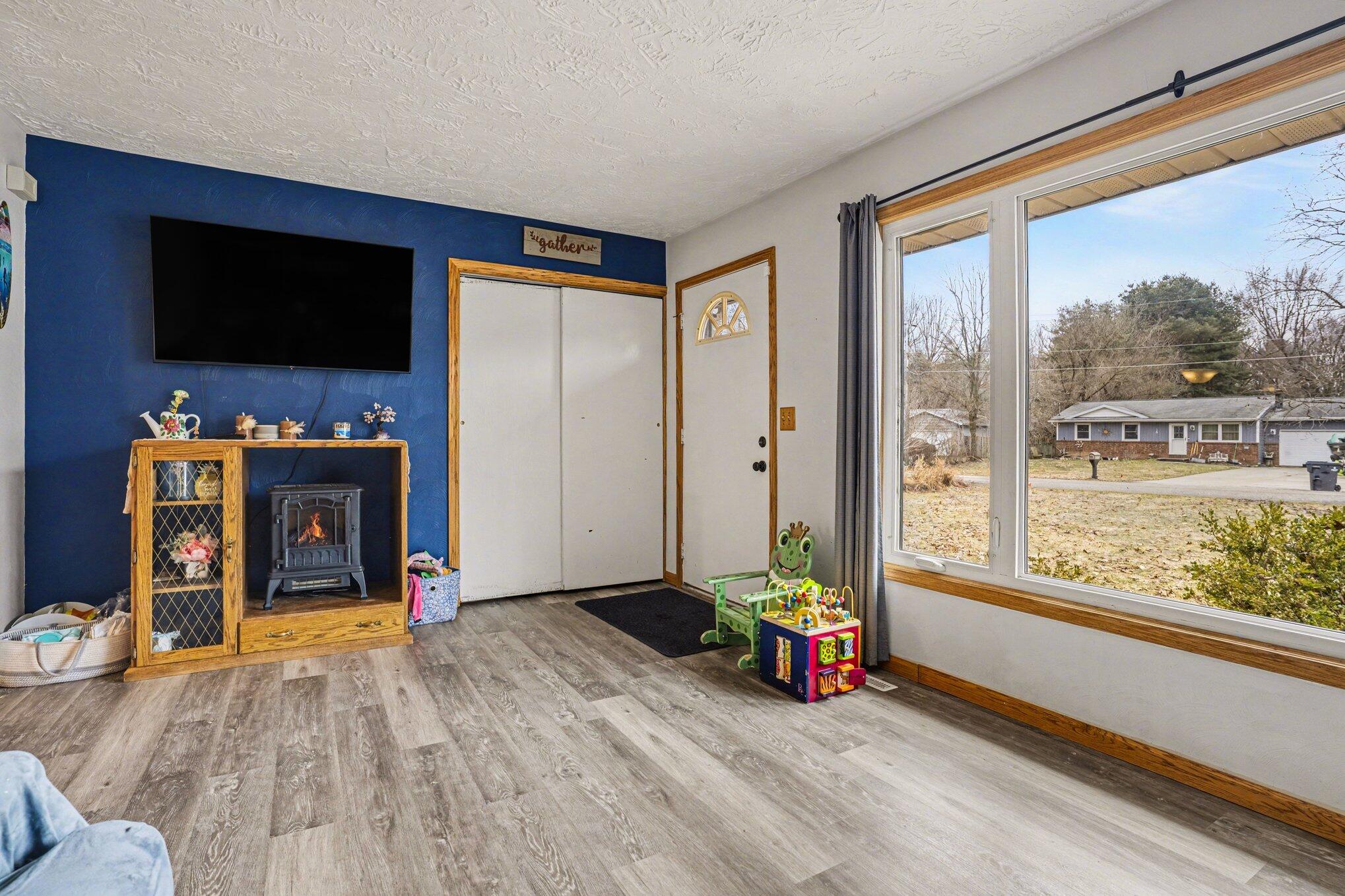 306 Davis Street Paw Paw, MI 49079 - Photo 5 of 38 006_1_dsc02630_39