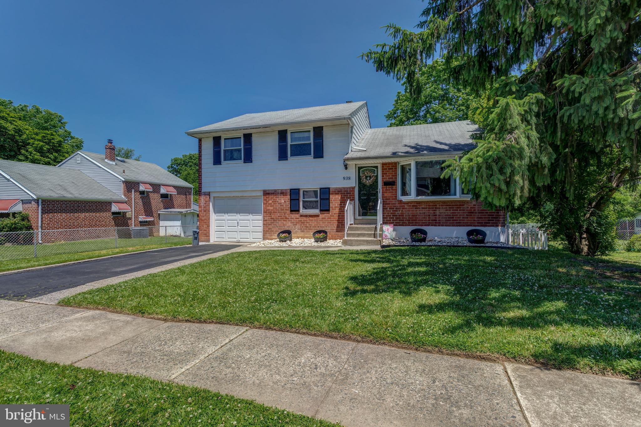 938 Longford Road Secane, PA 19018 - Photo 3 of 34 Gallery Image 3