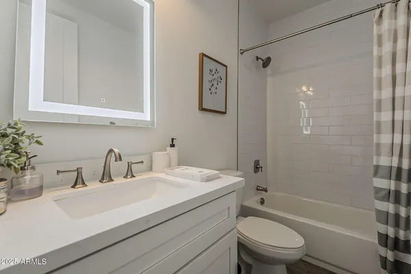 $1,500,000 | 3834 East Clarendon Avenue, Phoenix, AZ 85018