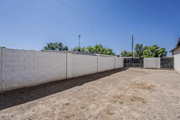 $1,500,000 | 3834 East Clarendon Avenue, Phoenix, AZ 85018