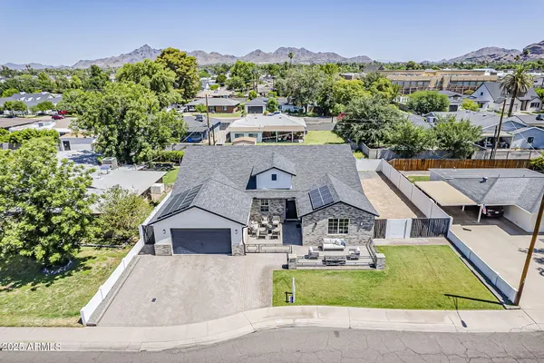 $1,500,000 | 3834 East Clarendon Avenue, Phoenix, AZ 85018