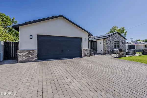 $1,500,000 | 3834 East Clarendon Avenue, Phoenix, AZ 85018