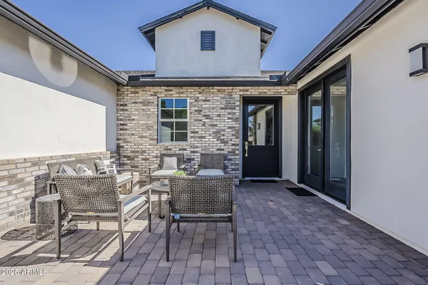 $1,500,000 | 3834 East Clarendon Avenue, Phoenix, AZ 85018