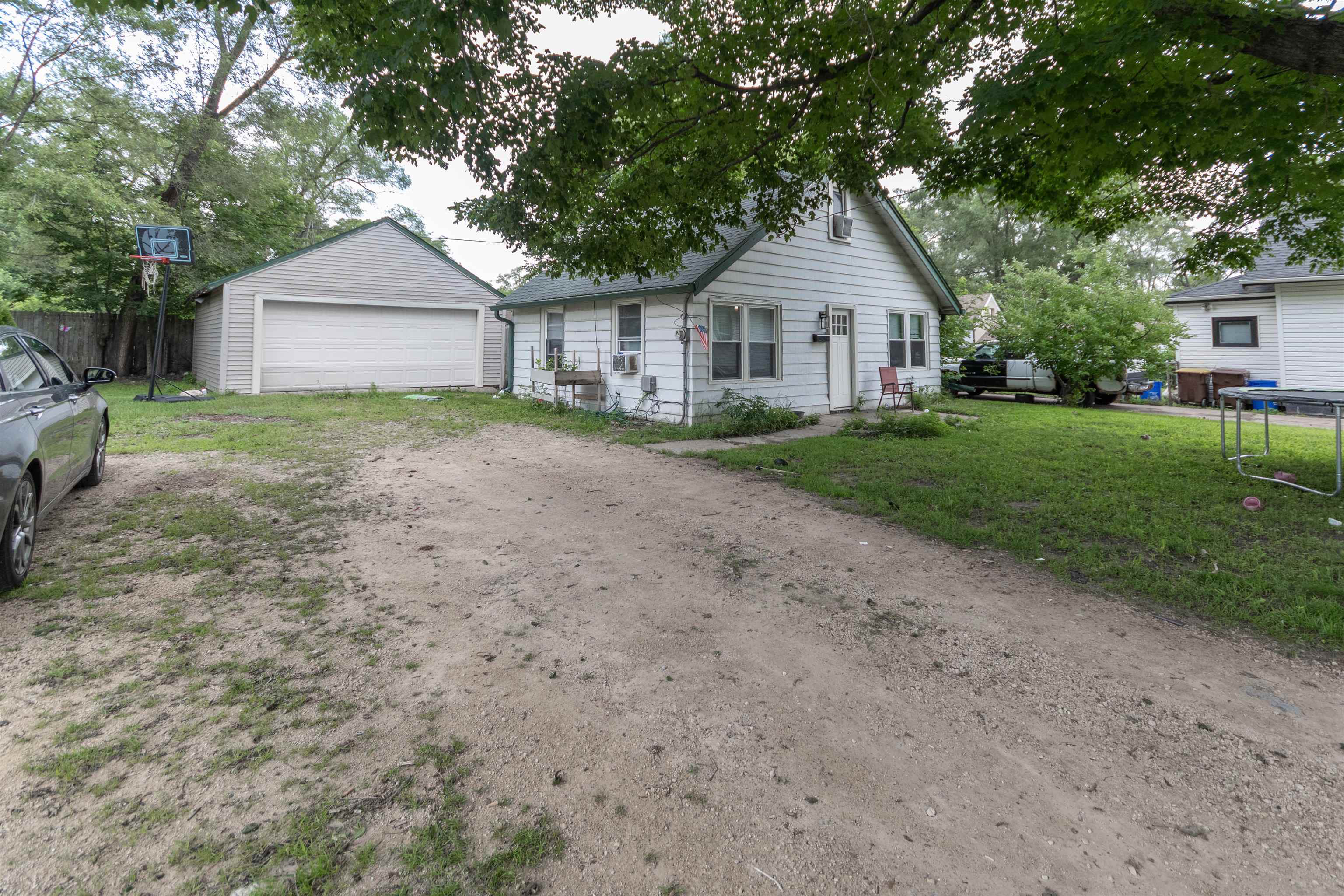 814 Brooke Road Rockford, IL 61109 - Photo 1 of 12