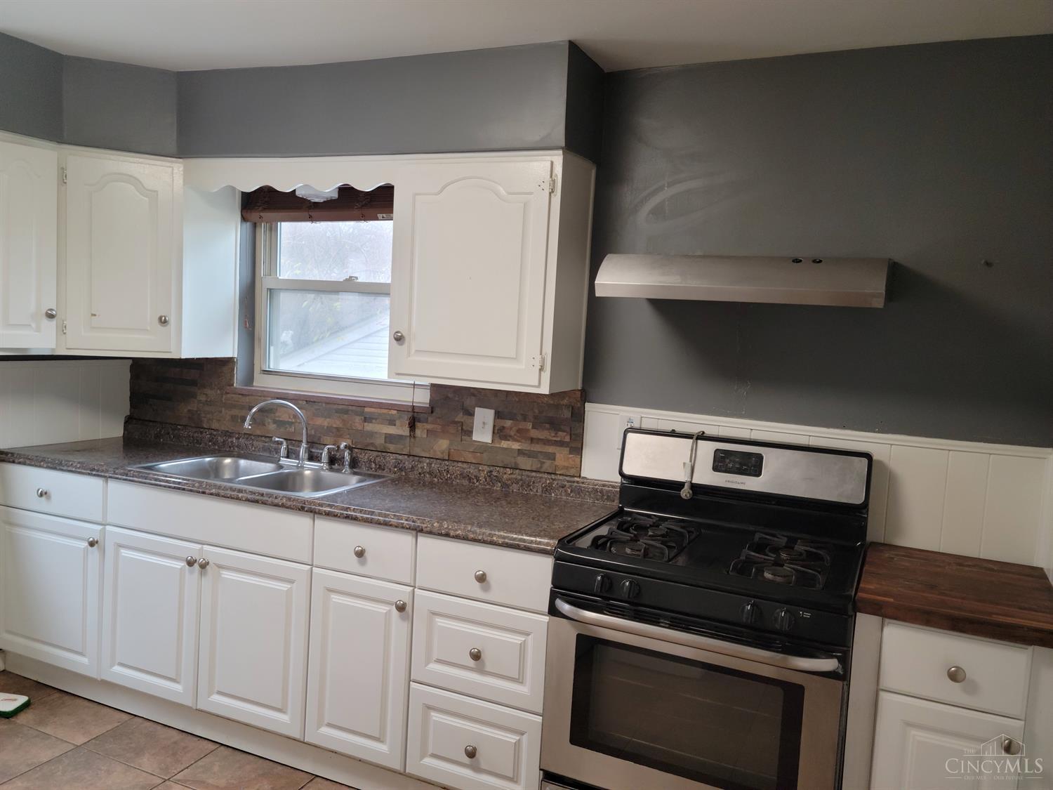 6040 Wiehe Road Golf Manor, OH 45237 - Photo 5 of 11
