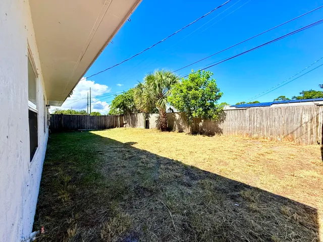 $430,000 | 1455 Northeast Silver Maple Way, Jensen Beach, FL 34957