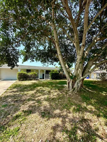 $430,000 | 1455 Northeast Silver Maple Way, Jensen Beach, FL 34957