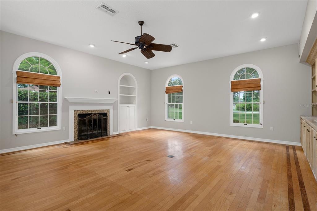 7268 Crystal Spring Run Weeki Wachee, FL 34607 - Photo 14 of 100