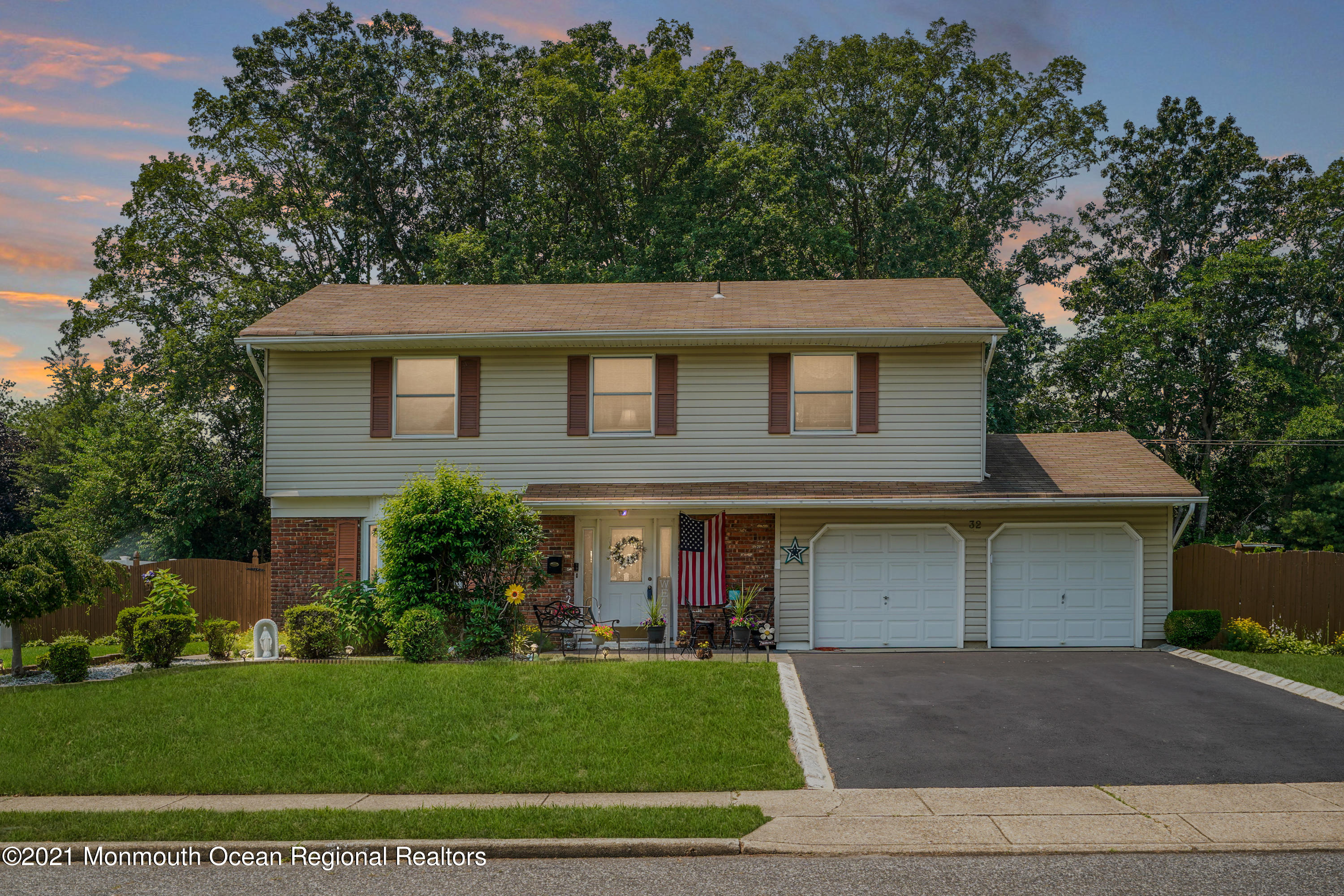 32 Pepperridge Road Howell, NJ 07731 - Photo 1 of 33 389b0665453aed6489170e55db6c9b01cef7015e